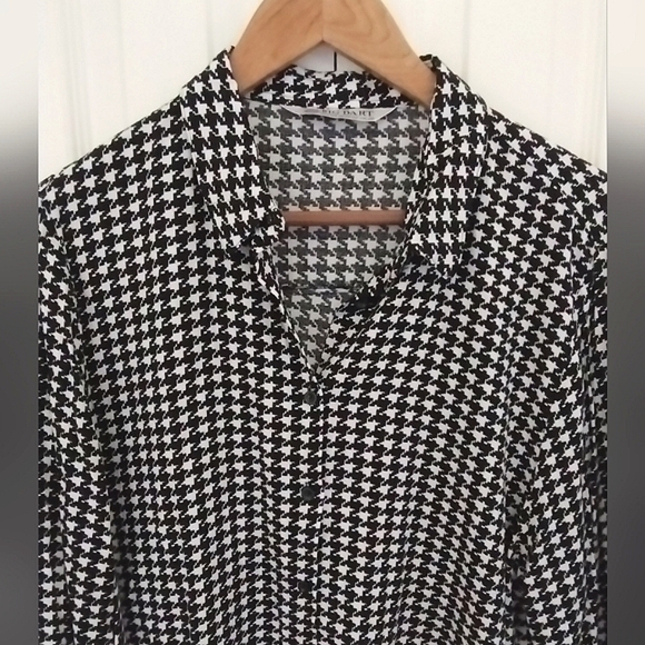 Houndstooth Button down Top - Picture 3 of 9